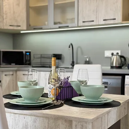 Artistic For 4 Guests In Apartment *