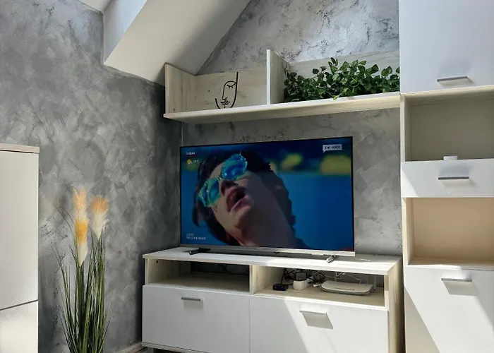 Apartment Artistic For 4 Guests In