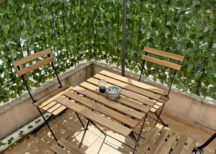 Artistic For 4 Guests In Apartment