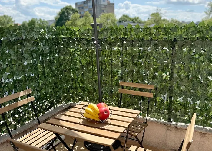 Artistic For 4 Guests In Apartment Burgas