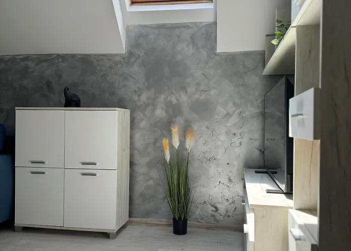 Apartment Artistic For 4 Guests In Burgas