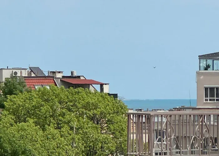 Artistic For 4 Guests In Apartment Burgas