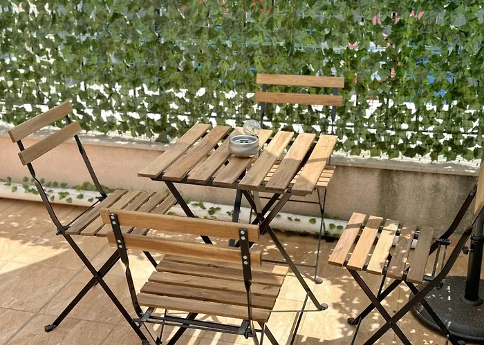 Apartment Artistic For 4 Guests In *