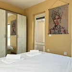 Artistic For 4 Guests In