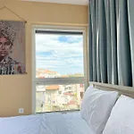 شقة Artistic For 4 Guests In