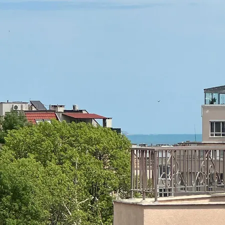 Artistic For 4 Guests In Appartement Burgas