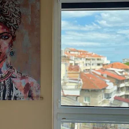 Artistic For 4 Guests In Appartement Burgas