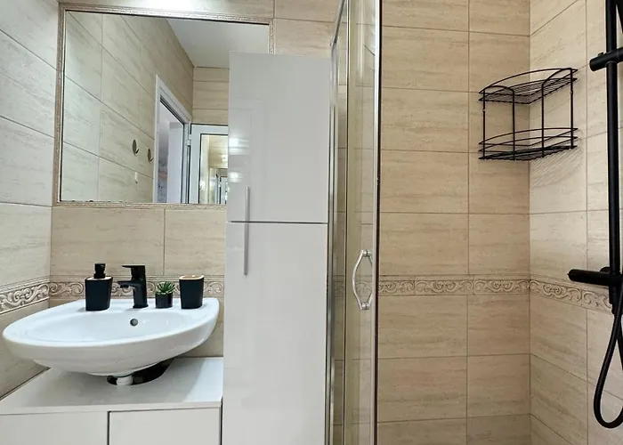 Artistic For 4 Guests In