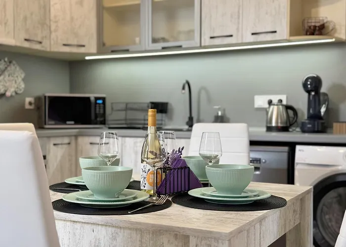 Artistic For 4 Guests In شقة *